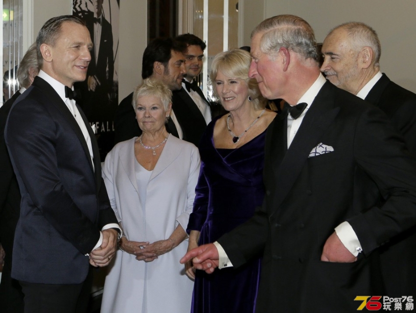 britains-prince-charles-camilla-duchess-cornwall-meet-actors-daniel-craig-judi-d.jpg