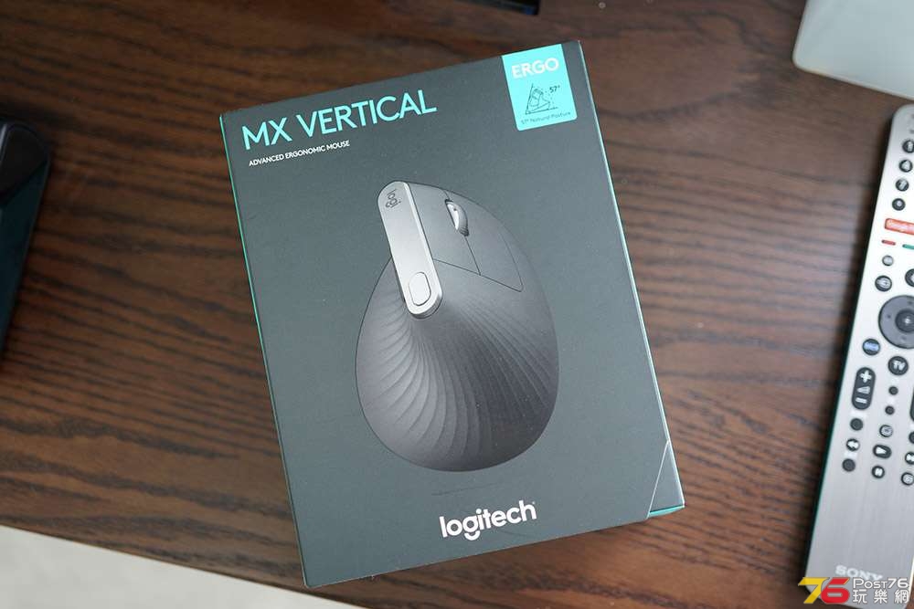 Logitech-MX-VERTICAL-01.jpg